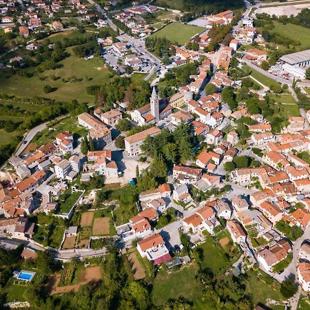 Holiday Home Villa Aniva Žminj Esterno foto