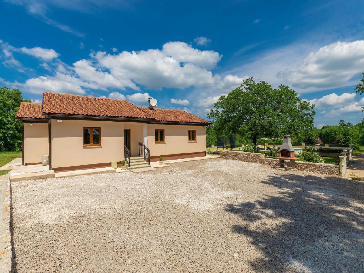 Holiday Home Villa Aniva Žminj Esterno foto
