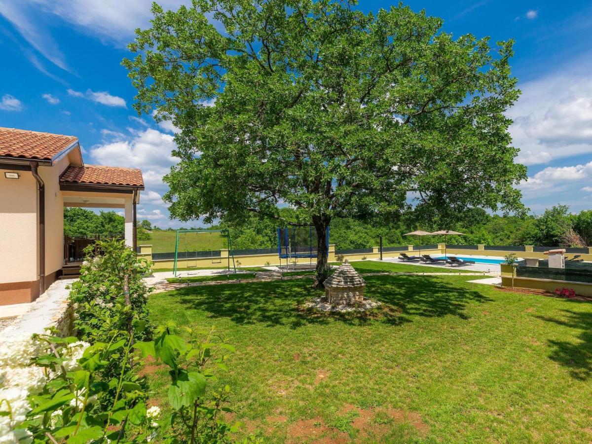 Holiday Home Villa Aniva Žminj Esterno foto