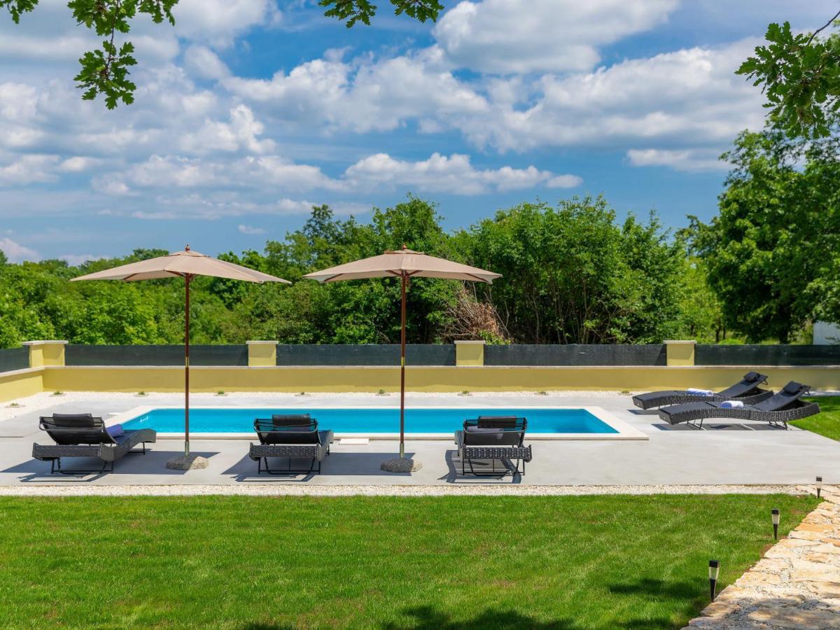 Holiday Home Villa Aniva Žminj Esterno foto