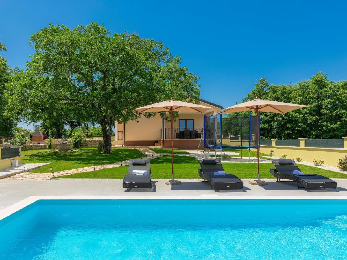 Holiday Home Villa Aniva Žminj Esterno foto