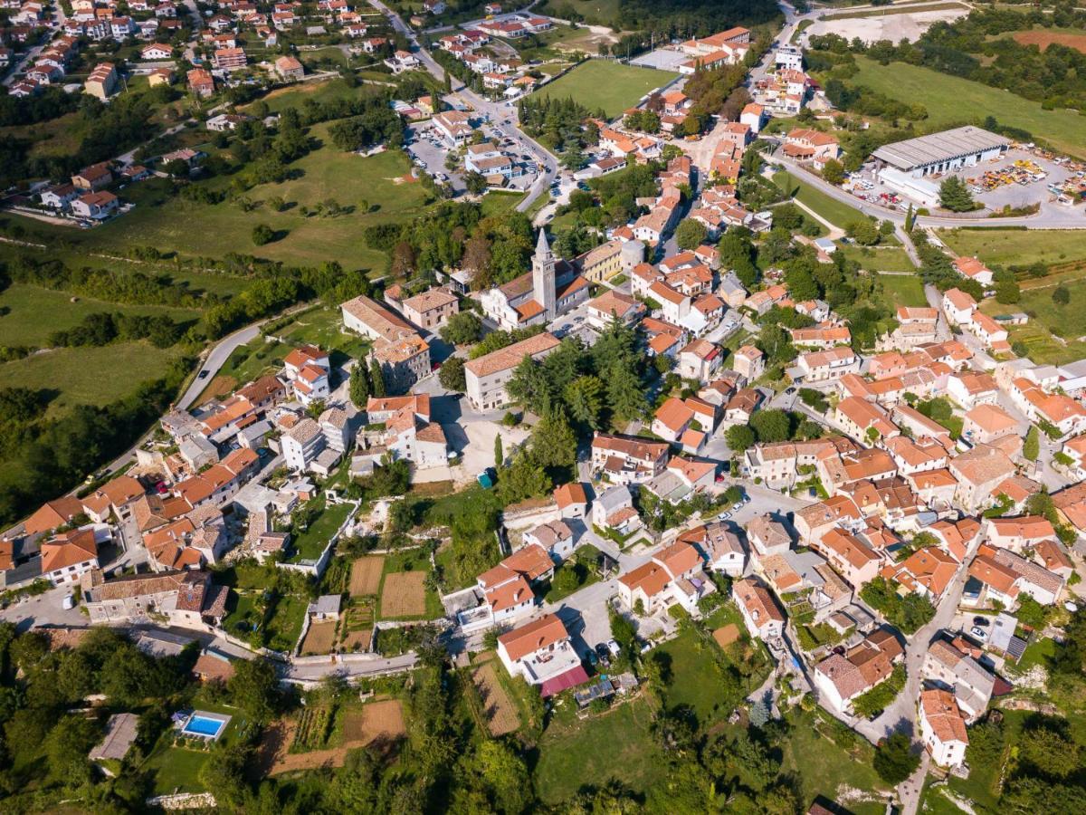 Holiday Home Villa Aniva Žminj Esterno foto