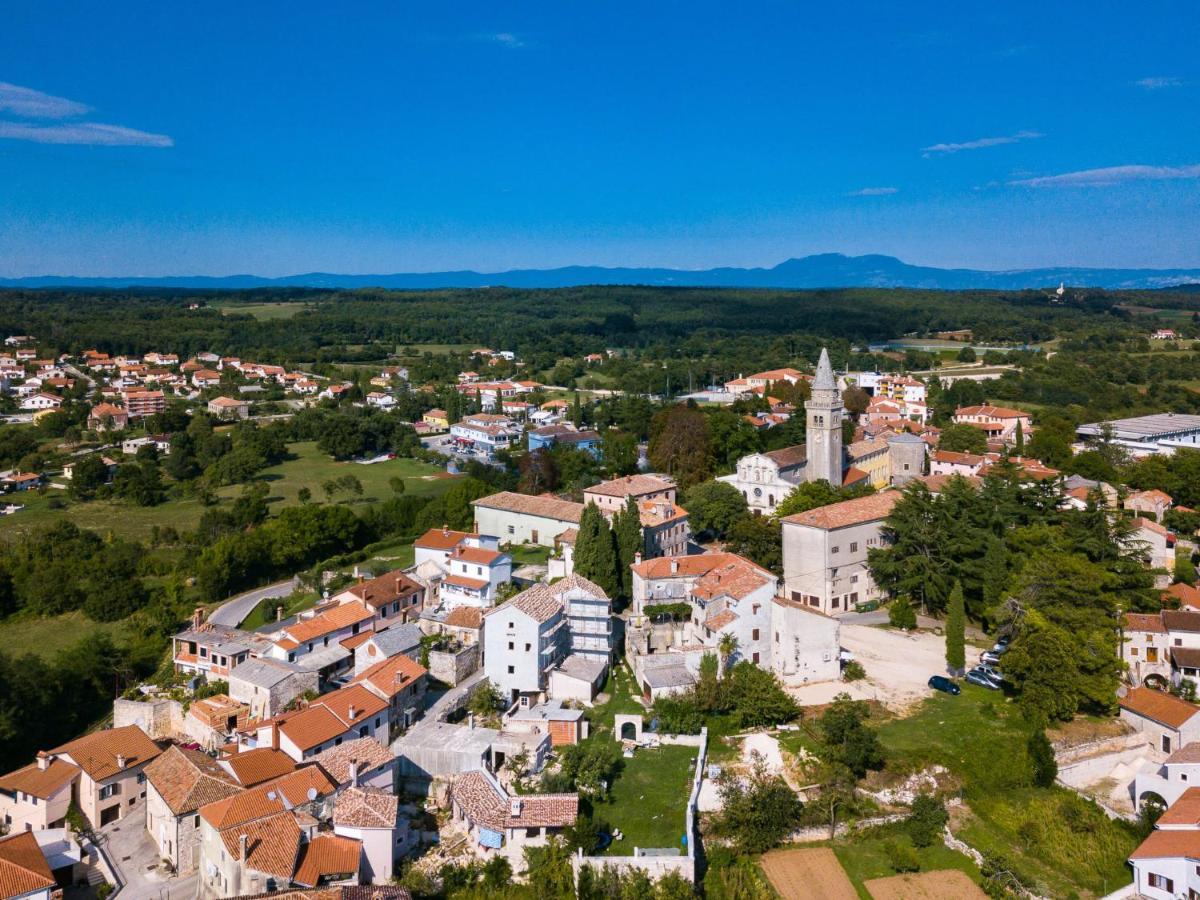 Holiday Home Villa Aniva Žminj Esterno foto
